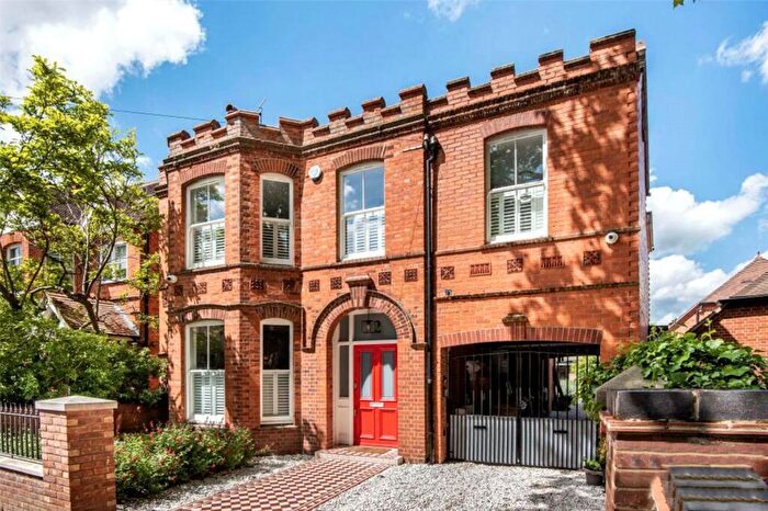 4 Bedroom Detached House To Rent In Norman Avenue, Henley-on-Thames, Oxfordshire, RG9