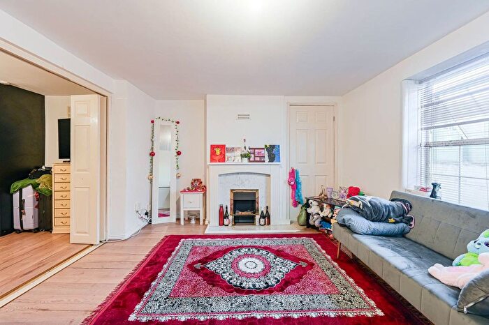 1 Bedroom Terraced House For Sale In Congleton Grove, Plumstead, London, SE18