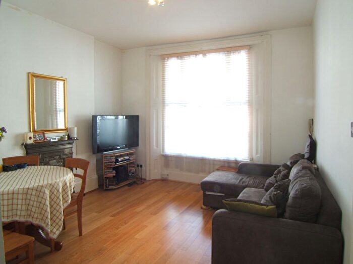 2 Bedroom Flat To Rent In Great Western Road, Westbourne Park, W9