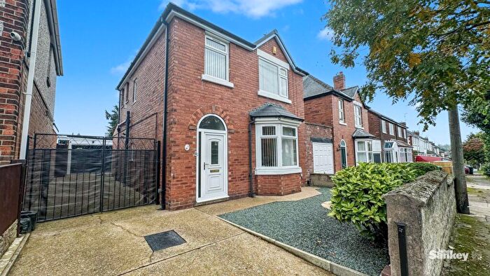 3 Bedroom Link Detached House For Sale In Perlethorpe Avenue, Mansfield, NG19