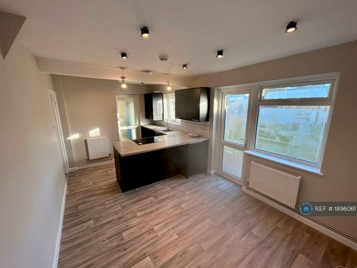 3 Bedroom Terraced House To Rent In Rectory Road, Sittingbourne, ME10