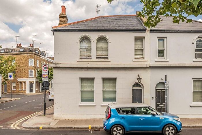 2 Bedroom Flat To Rent In Glenthorne Road, Hammersmith, W6