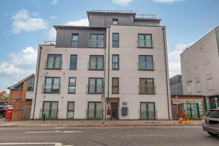 2 Bedroom Flat For Sale In Lower Chantry Lane, Canterbury, CT1