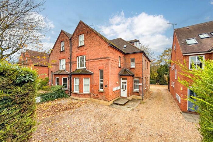 1 Bedroom Apartment For Sale In Beaconsfield Road, St. Albans, Hertfordshire, AL1