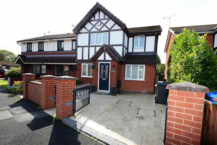 4 Bedroom Semi-Detached House For Sale In Taunton Lawns, Ashton-Under-Lyne, OL7
