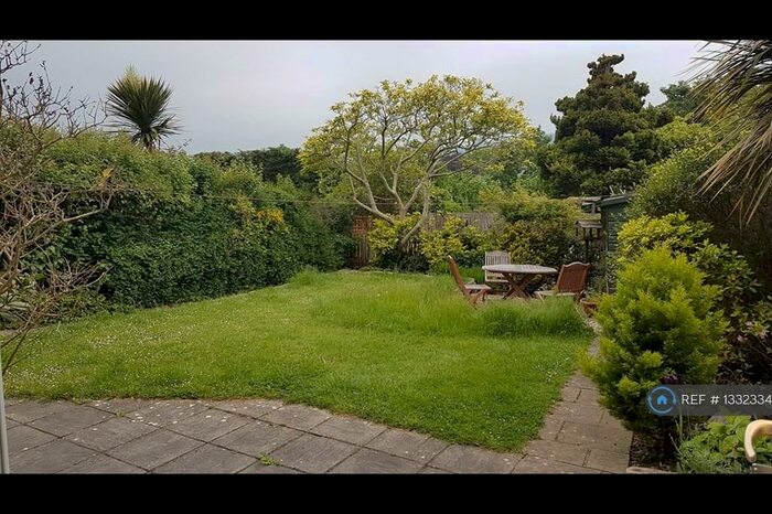 1 Bedroom Flat To Rent In Lower Oldfield Park, Bath, BA2