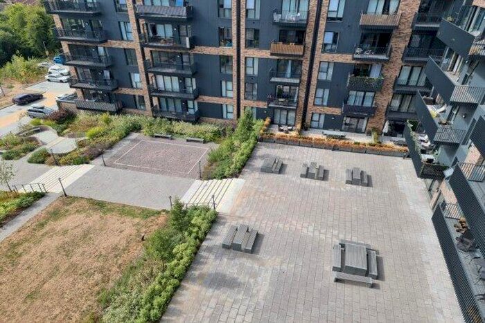 2 Bedroom Flat To Rent In Victoria Point, Ashford, TN23