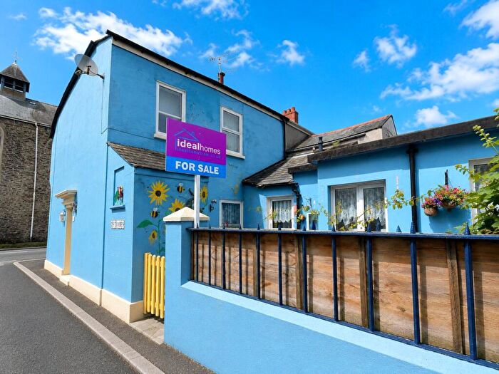 3 Bedroom End Of Terrace House For Sale In St James Road, Torpoint, Cornwall, PL11