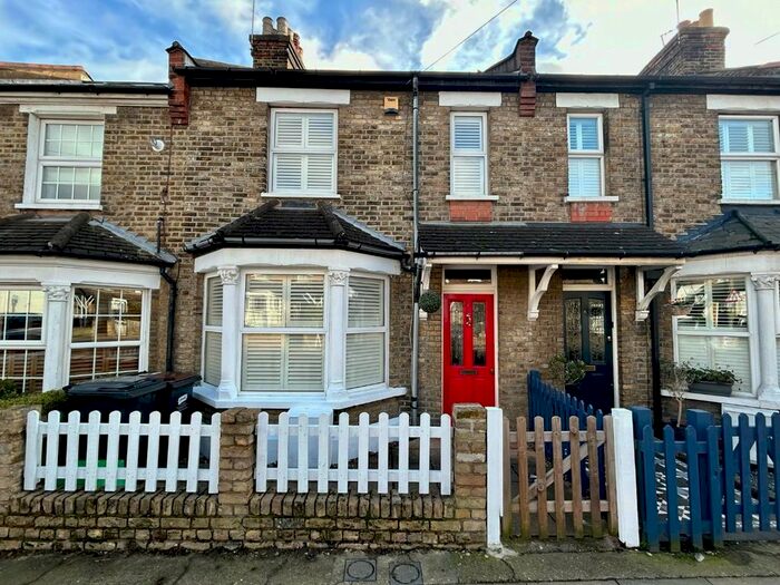 2 Bedroom Property To Rent In Albany Road, Chislehurst, BR7