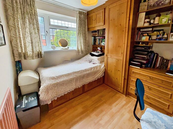 4 Bedroom Detached House For Sale In Grove Vale Avenue, Birmingham, B43