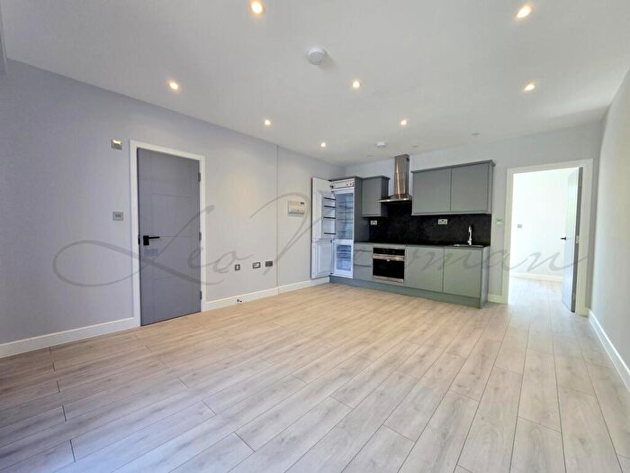 1 Bedroom Flat To Rent In Coronation Road, Basingstoke, RG21