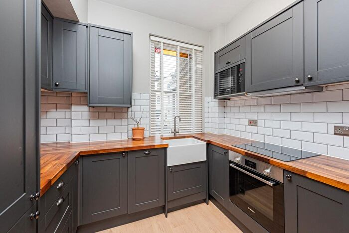 1 Bedroom Flat To Rent In Sisters Avenue, London, SW11