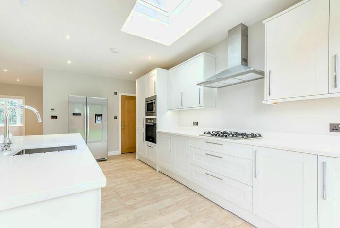 4 Bedroom Semi-Detached House To Rent In Hill Close, Dollis Hill, London, NW2