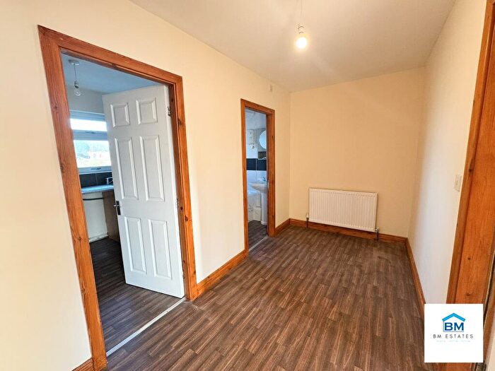 2 Bedroom Flat To Rent In Deepdale, Leicester, LE5