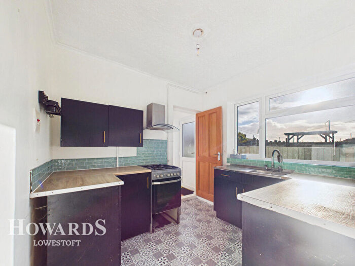 3 Bedroom End Of Terrace House For Sale In Ipswich Road, Lowestoft, NR32