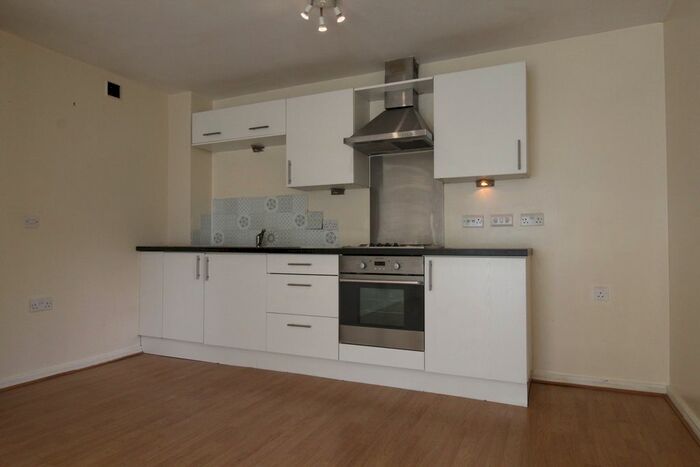 2 Bedroom Flat To Rent In Bramble Court, Stalybridge, SK15