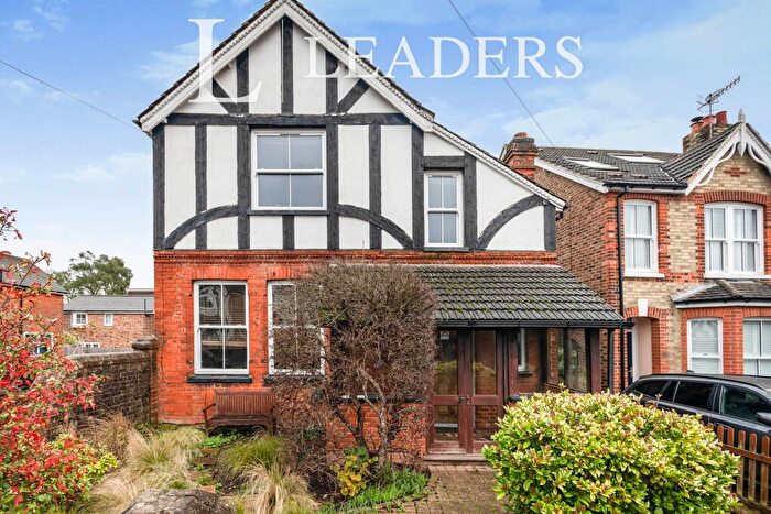 3 Bedroom House To Rent In Nutfield Road, Merstham, Redhill, RH1