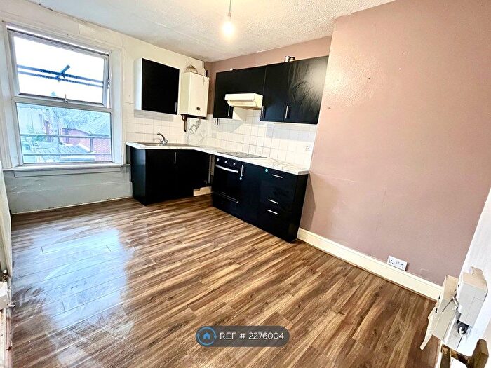2 Bedroom Terraced House To Rent In Colwyn Road, Leeds, LS11