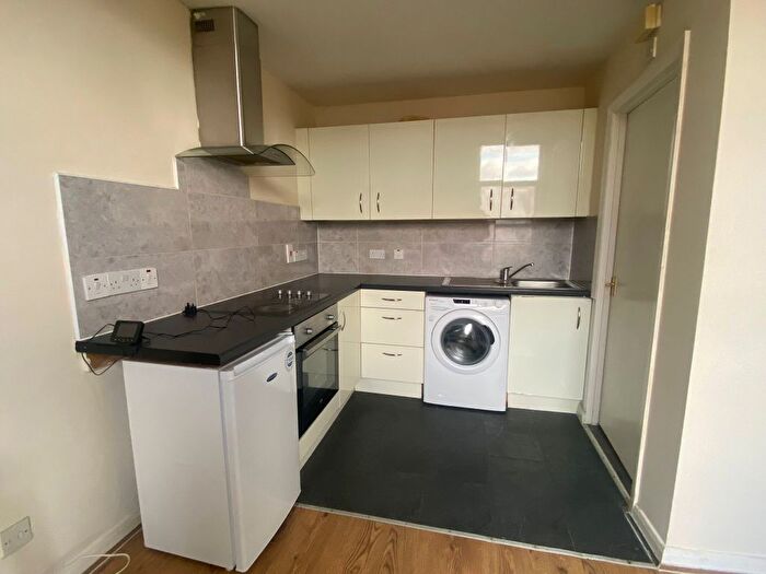 1 Bedroom Flat To Rent In Burton Road, London, NW6