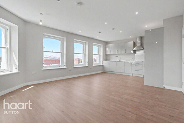 3 Bedroom Apartment To Rent In Sutton Court Road, Sutton, SM1