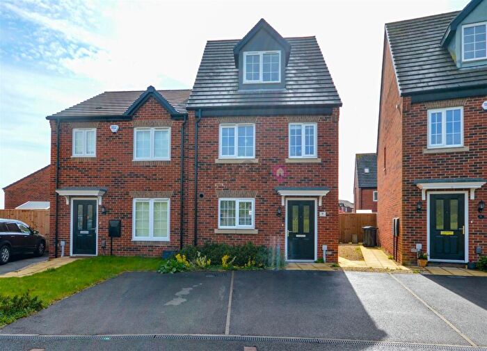 3 Bedroom Semi-Detached House For Sale In Winder Avenue, Halfway, Sheffield, S20