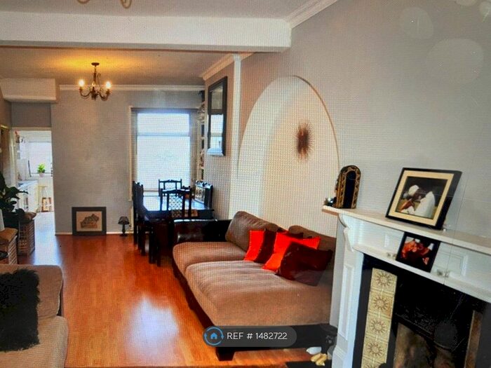 2 Bedroom Terraced House To Rent In Marmadon Road, Plumstead, SE18