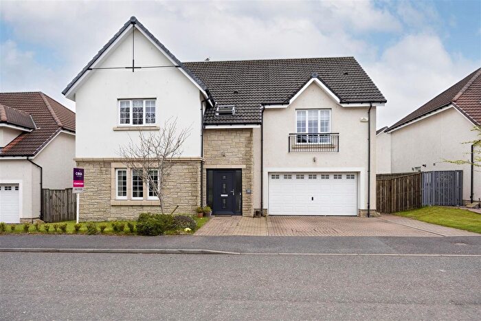 6 Bedroom Detached House For Sale In Woodcroft Drive, Woodilee Village, G66