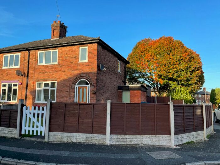 3 Bedroom Semi-Detached House To Rent In Brindley Avenue, Latchford, Warrington, Cheshire, WA4