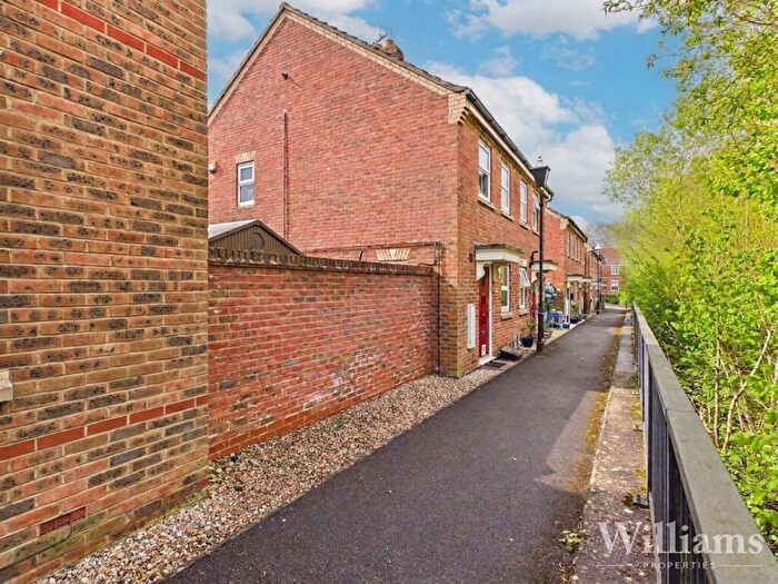 2 Bedroom Semi Detached House For Sale In Lowndes Path, Aylesbury, HP19