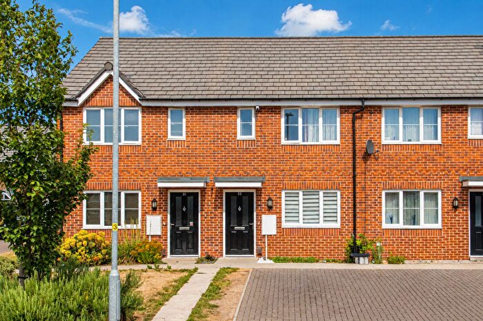 2 Bedroom House For Sale In Bective Close, Northampton, NN2