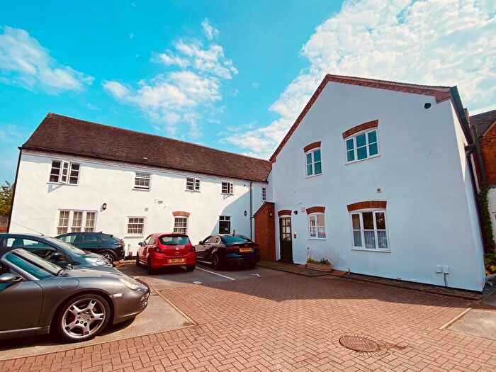 2 Bedroom Flat To Rent In Brewhouse Court, Lichfield, WS13