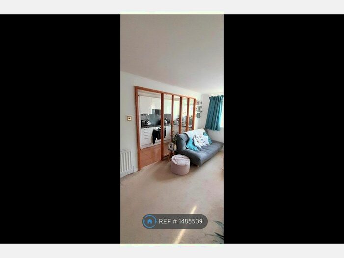 1 Bedroom Flat To Rent In Kingsworthy Close, Kingston Upon Thames, KT1