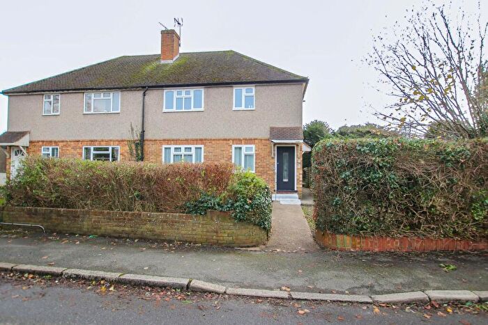 2 Bedroom Maisonette To Rent In Taunton Lane, Coulsdon, CR5