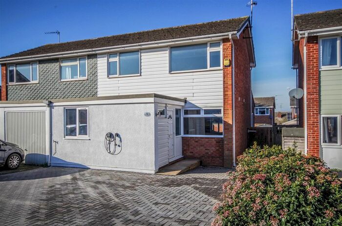 4 Bedroom Semi-Detached House To Rent In Derwent Court, Thornbury, Bristol, BS35