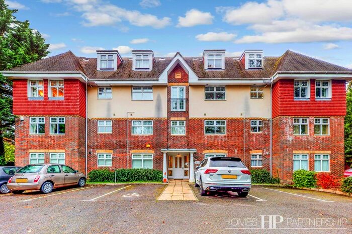 2 Bedroom Flat To Rent In Horsham Road, Crawley RH11