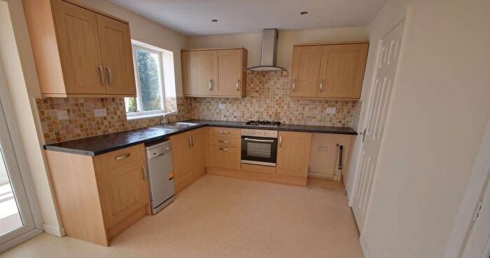 3 Bedroom Detached House To Rent In Moorgate Road, Rotherham, S60