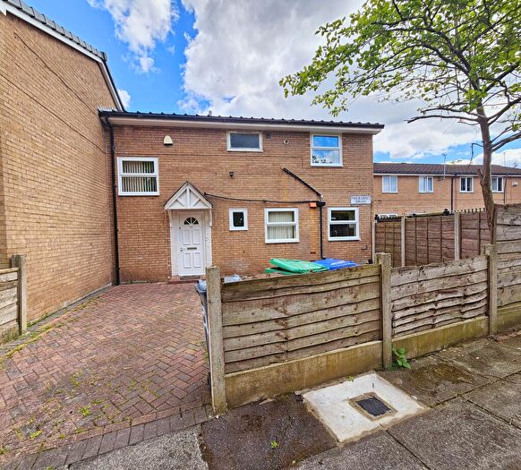 4 Bedroom Semi Detached House For Sale In Pheasant Drive, Manchester, M21