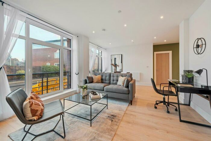 2 Bedroom Apartment To Rent In Pycroft Road, Chertsey, KT16