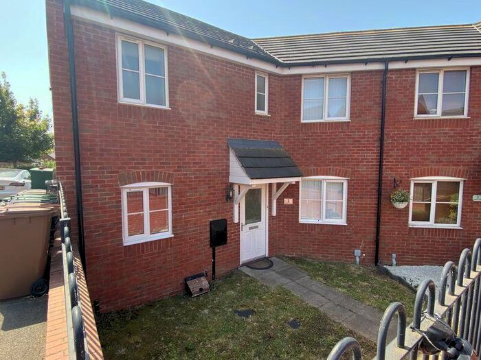 3 Bedroom Semi-Detached House To Rent In Calwich Close, Swadlincote, DE11