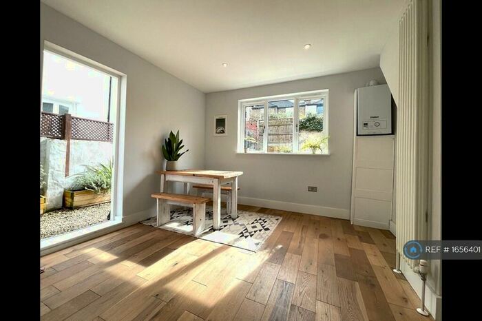 1 Bedroom Flat To Rent In Boyne Road, Lewisham, SE13