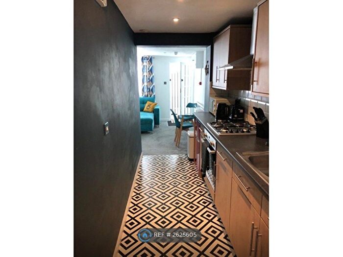 1 Bedroom Flat To Rent In Russell Square, Brighton, BN1