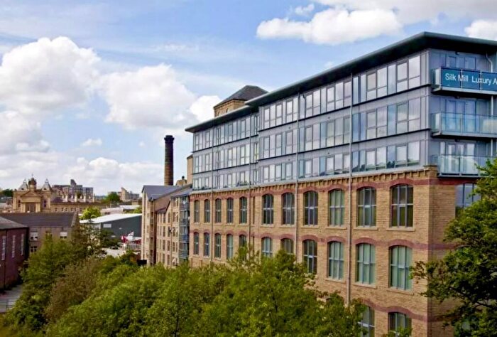 3 Bedroom Flat To Rent In The Silk Mill, Dewsbury Road, Elland, West Yorkshire, HX5