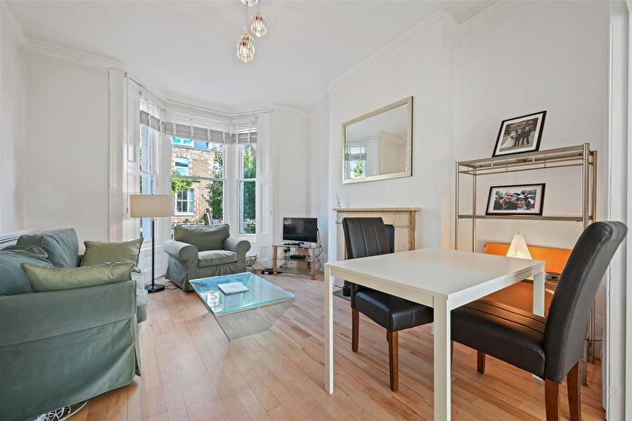 1 Bedroom Flat For Sale In Brackenbury Gardens, London, W6