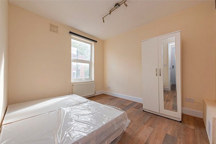 3 Bedroom Flat To Rent In Crouch End Hill, Crouch End, London, N8