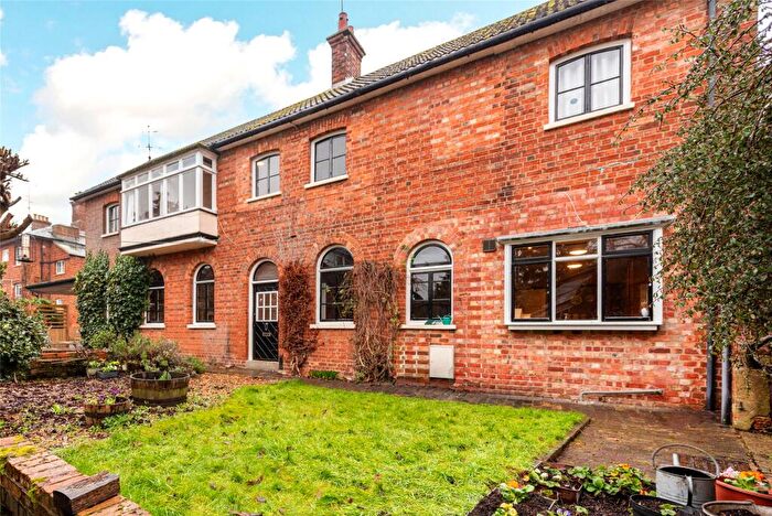 4 Bedroom Cottage For Sale In London Road, Wellingborough, Northampton, Northamptonshire, NN8