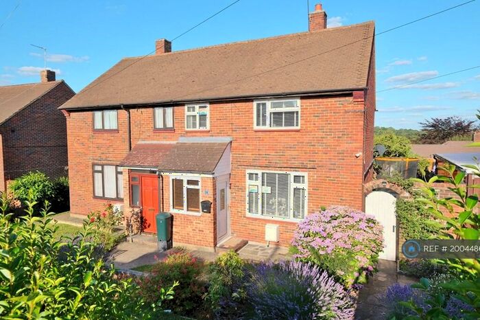 3 Bedroom Semi-Detached House To Rent In Whippendell Way, London, BR5