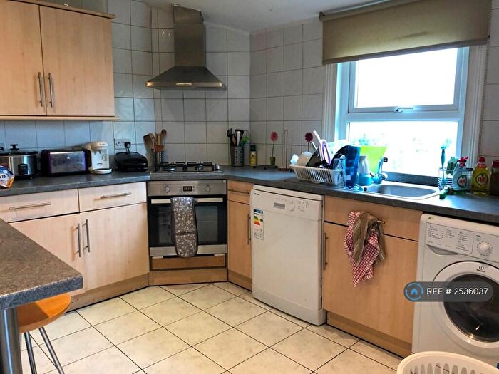 4 Bedroom Flat To Rent In Sunningfields Road, London, NW4