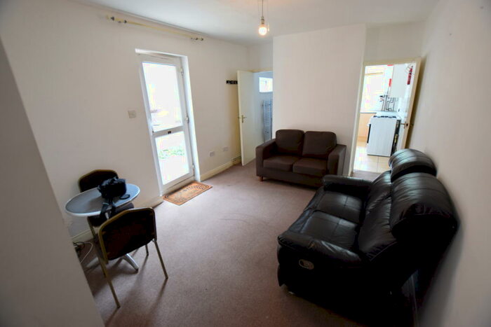 2 Bedroom Apartment To Rent In Divinity Road, Oxford, OX4