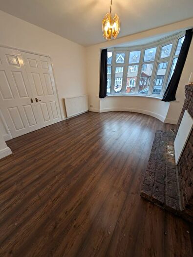 3 Bedroom Terraced House To Rent In Meadway, Ilford, IG3