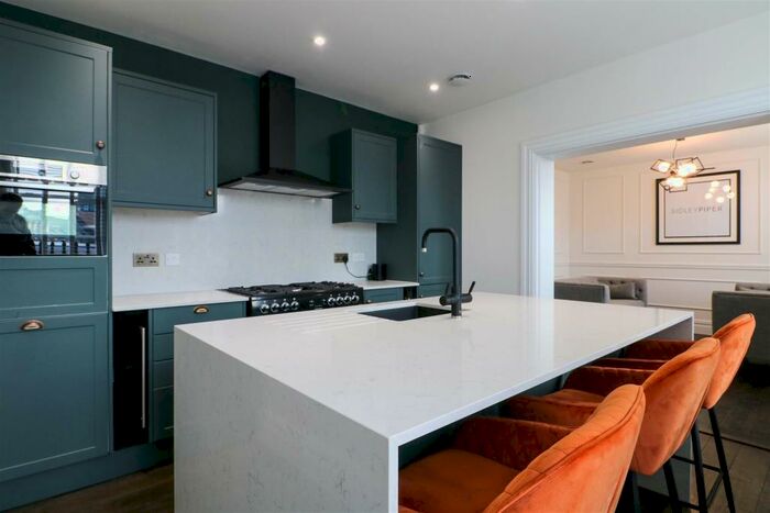 3 Bedroom Detached House To Rent In High Street, Sutton Coldfield, B72